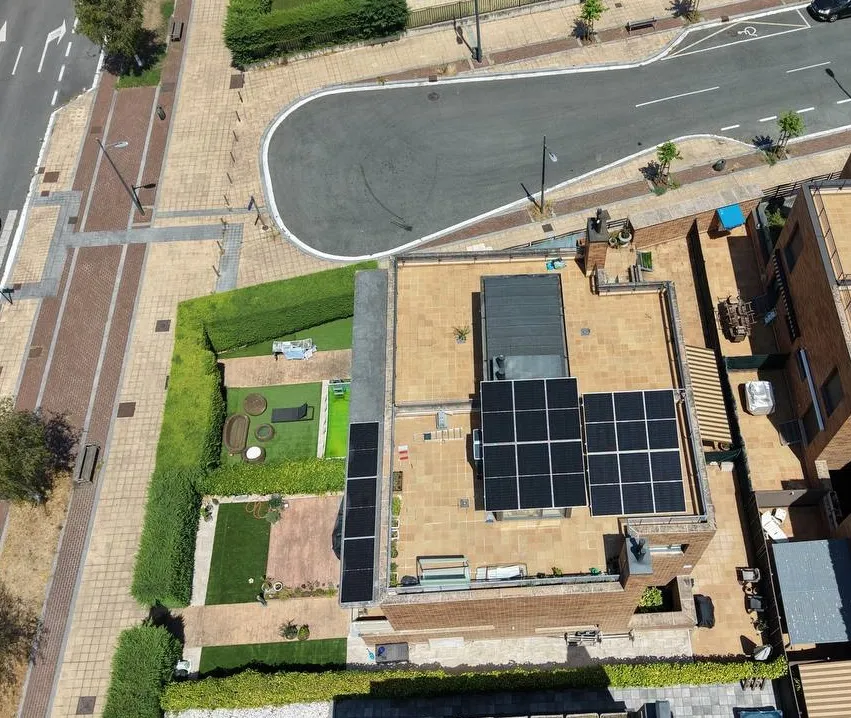 Instalación fotovoltaica de 9kWp con 32 kWh de baterías en Vitoria-Gasteiz